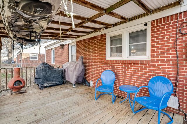 228 Fager Dr, Haysville, KS 67060