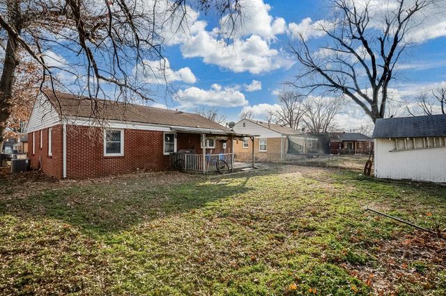228 Fager Dr, Haysville, KS 67060