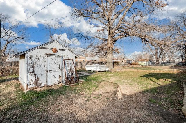 228 Fager Dr, Haysville, KS 67060