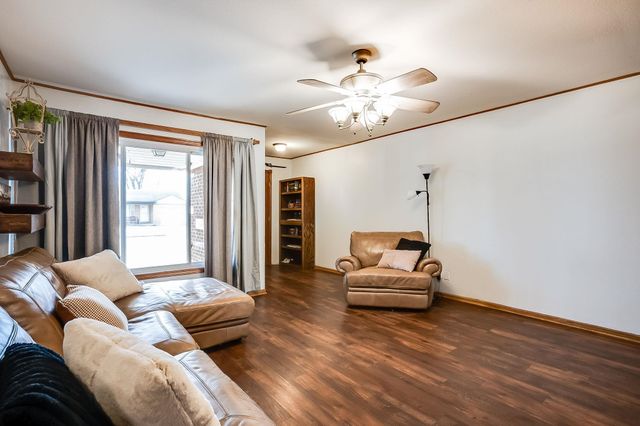 228 Fager Dr, Haysville, KS 67060