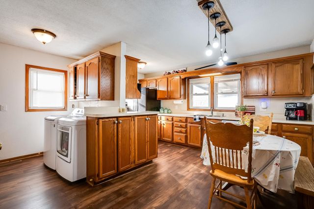 228 Fager Dr, Haysville, KS 67060