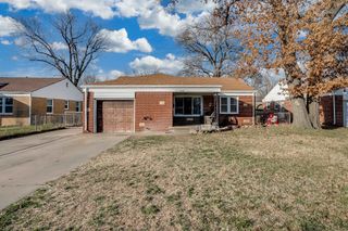 228 Fager Dr, Haysville, KS 67060
