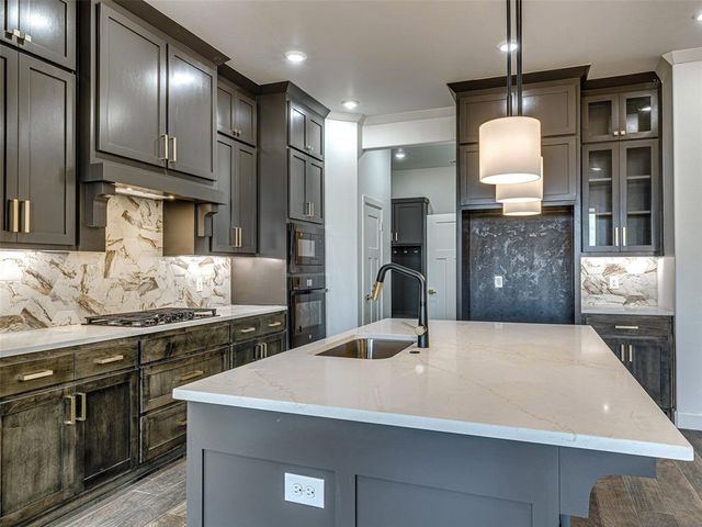 16001 Catalonia Place, Oklahoma City, OK 73170