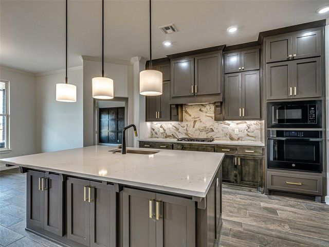 16001 Catalonia Place, Oklahoma City, OK 73170