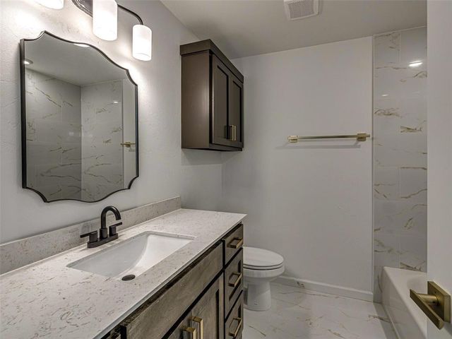 16001 Catalonia Place, Oklahoma City, OK 73170