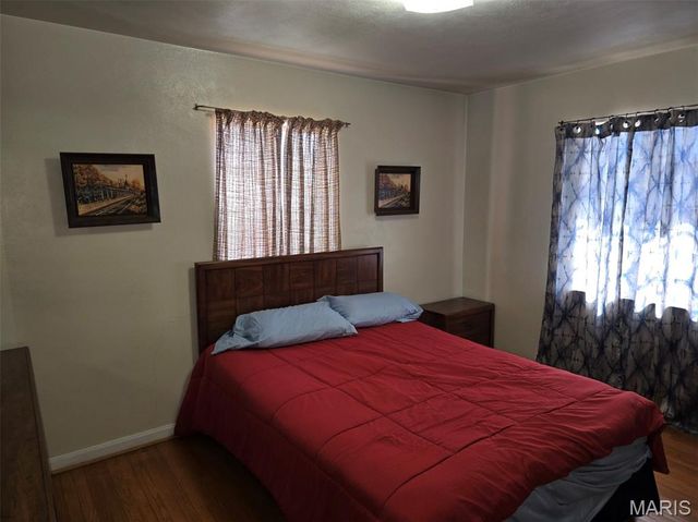 7126 Forest Hill Drive, St Louis, MO 63121