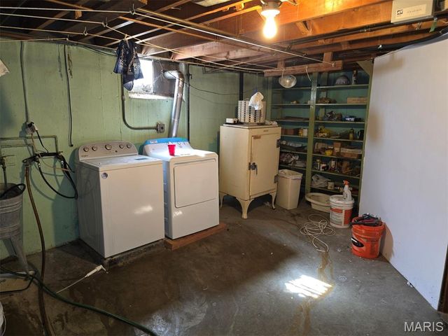 7126 Forest Hill Drive, St Louis, MO 63121