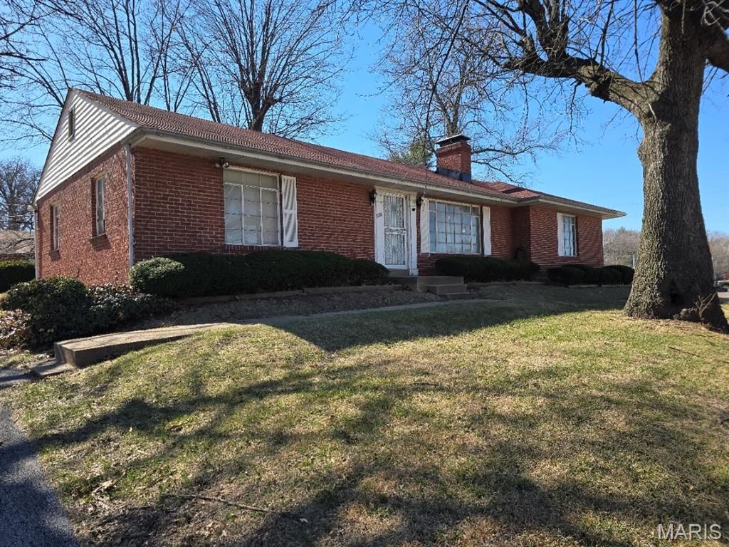 7126 Forest Hill Drive, St Louis, MO 63121