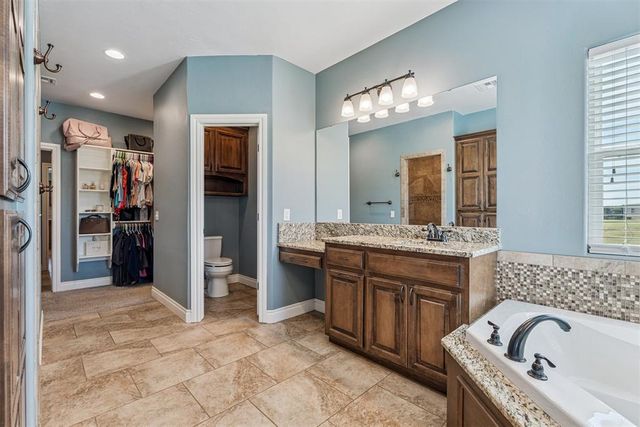 4 Raymond Road, Shawnee, OK 74801