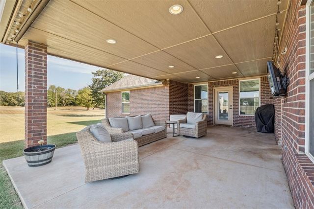 4 Raymond Road, Shawnee, OK 74801