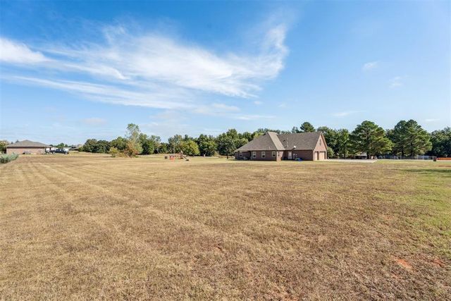 4 Raymond Road, Shawnee, OK 74801