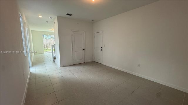 679 SE 13th St Circle, Homestead, FL 33034