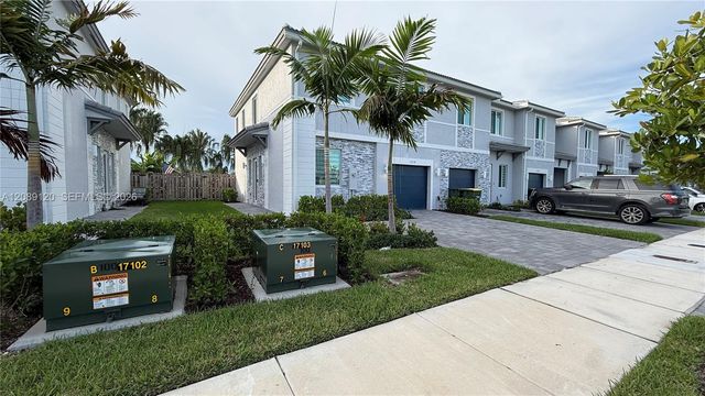 679 SE 13th St Circle, Homestead, FL 33034