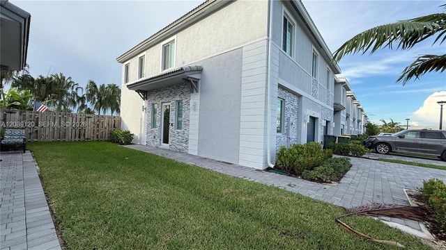 679 SE 13th St Circle, Homestead, FL 33034