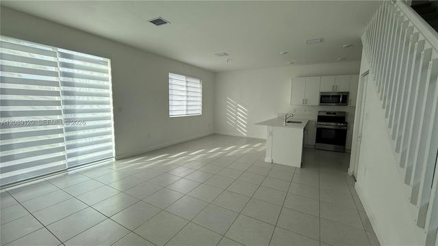 679 SE 13th St Circle, Homestead, FL 33034