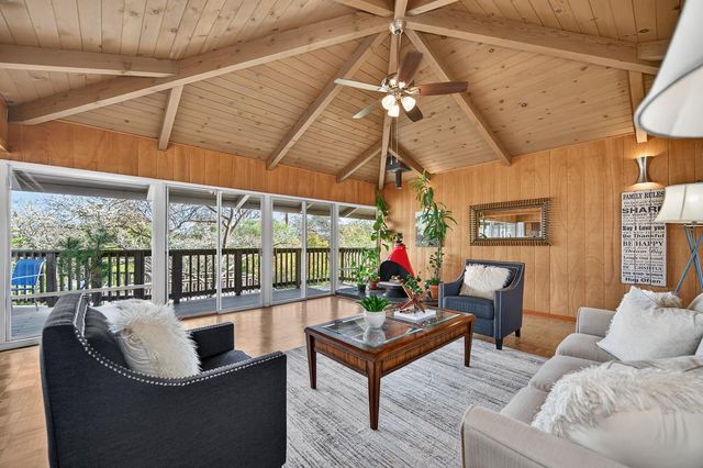 3060 Knollwood Dr, Cameron Park, CA 95682