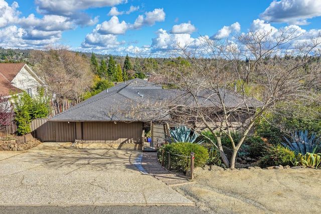 3060 Knollwood Dr, Cameron Park, CA 95682