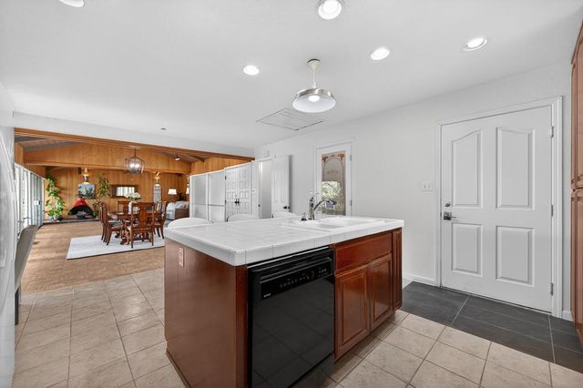 3060 Knollwood Dr, Cameron Park, CA 95682