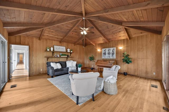 3060 Knollwood Dr, Cameron Park, CA 95682