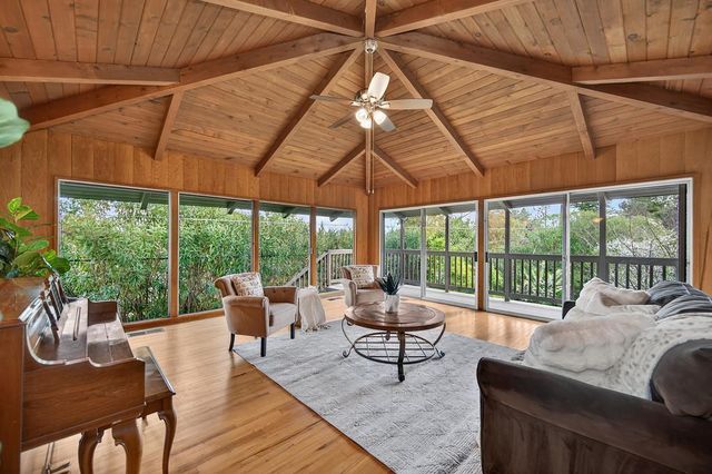 3060 Knollwood Dr, Cameron Park, CA 95682