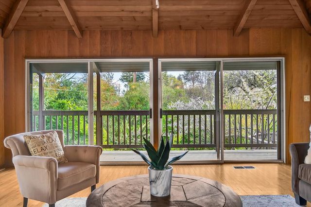 3060 Knollwood Dr, Cameron Park, CA 95682