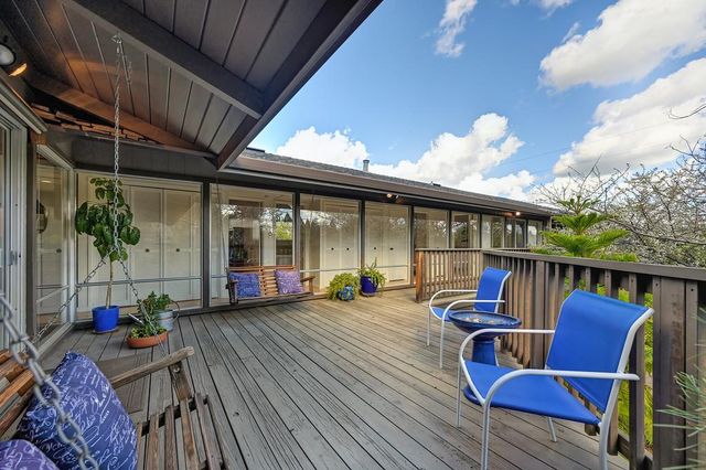 3060 Knollwood Dr, Cameron Park, CA 95682