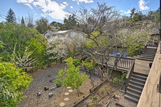 3060 Knollwood Dr, Cameron Park, CA 95682