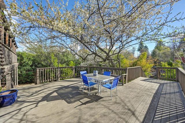 3060 Knollwood Dr, Cameron Park, CA 95682