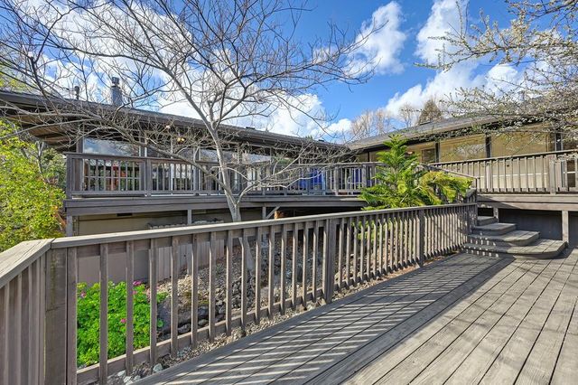 3060 Knollwood Dr, Cameron Park, CA 95682