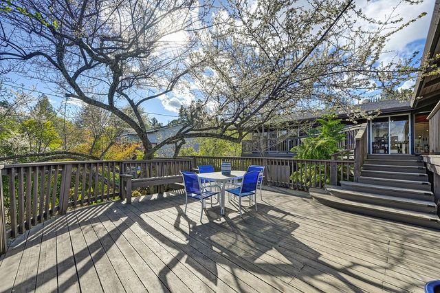 3060 Knollwood Dr, Cameron Park, CA 95682