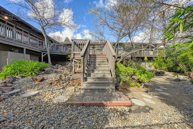 3060 Knollwood Dr, Cameron Park, CA 95682