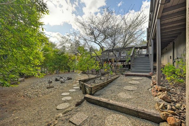 3060 Knollwood Dr, Cameron Park, CA 95682