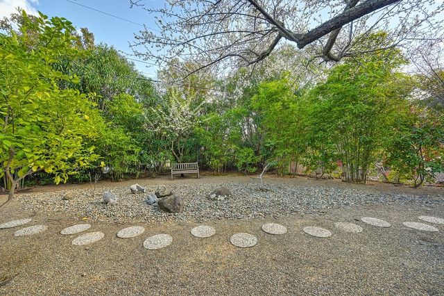 3060 Knollwood Dr, Cameron Park, CA 95682