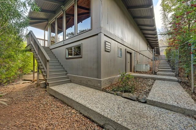 3060 Knollwood Dr, Cameron Park, CA 95682