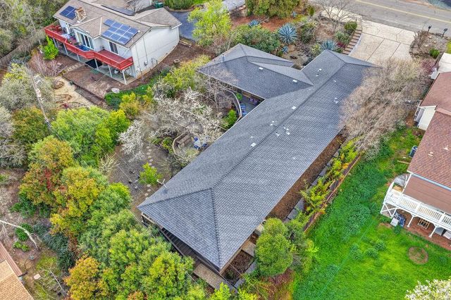 3060 Knollwood Dr, Cameron Park, CA 95682