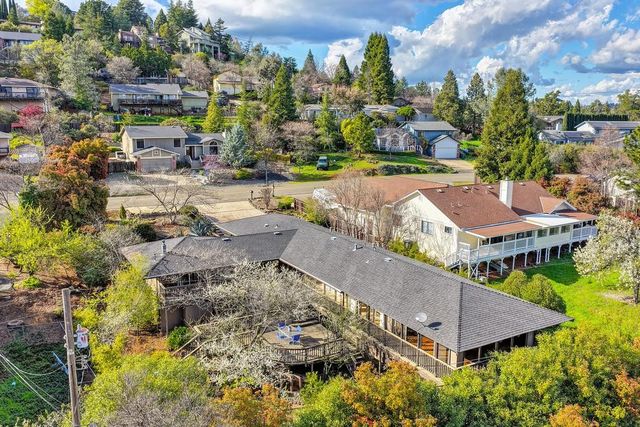 3060 Knollwood Dr, Cameron Park, CA 95682