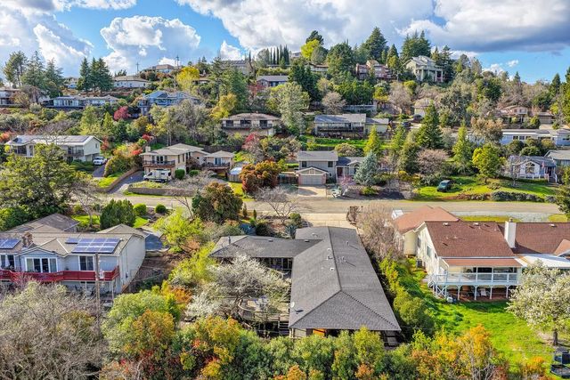 3060 Knollwood Dr, Cameron Park, CA 95682