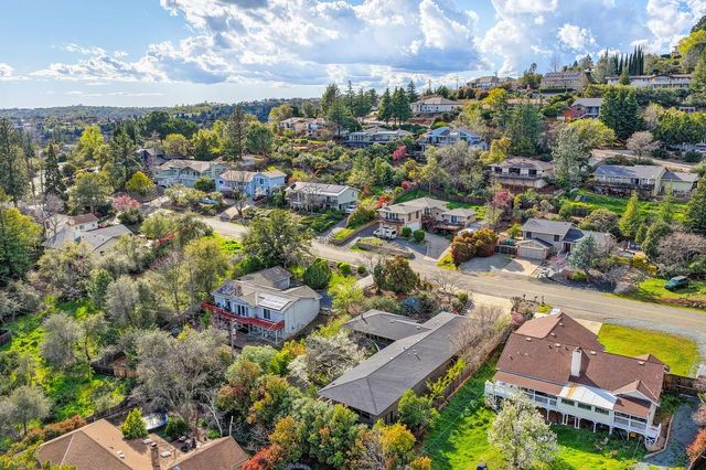 3060 Knollwood Dr, Cameron Park, CA 95682