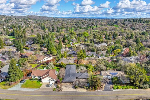 3060 Knollwood Dr, Cameron Park, CA 95682