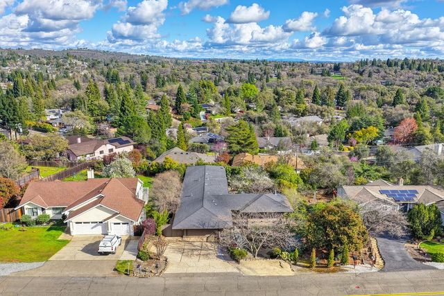 3060 Knollwood Dr, Cameron Park, CA 95682