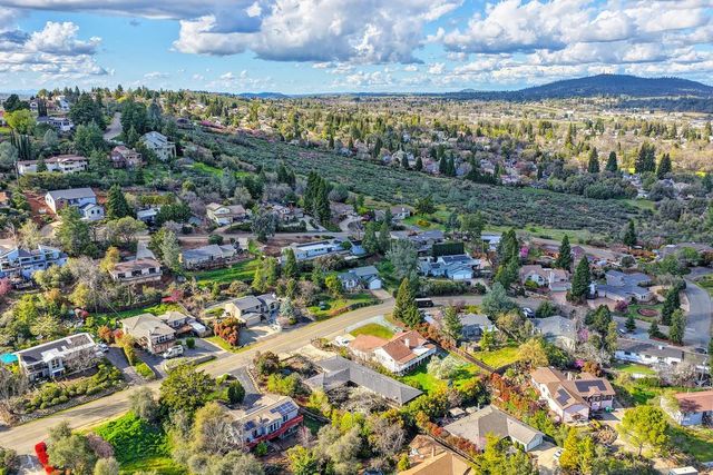 3060 Knollwood Dr, Cameron Park, CA 95682