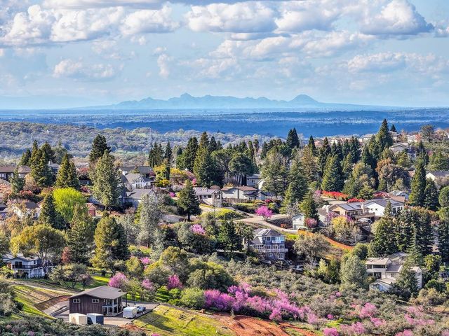 3060 Knollwood Dr, Cameron Park, CA 95682