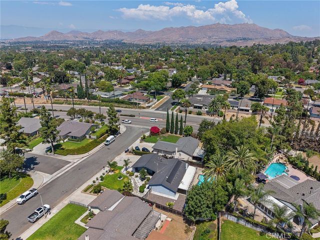 2132 Trafalgar, Riverside, CA 92506