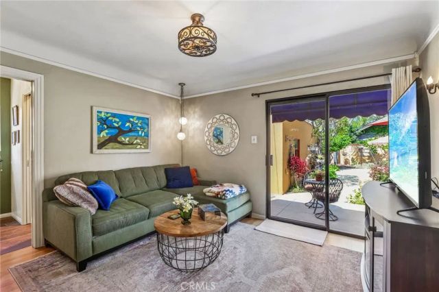 3721 Falcon Avenue, Long Beach, CA 90807