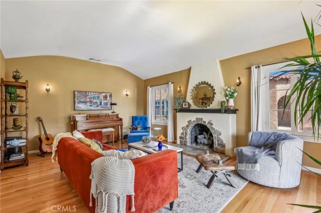 3721 Falcon Avenue, Long Beach, CA 90807