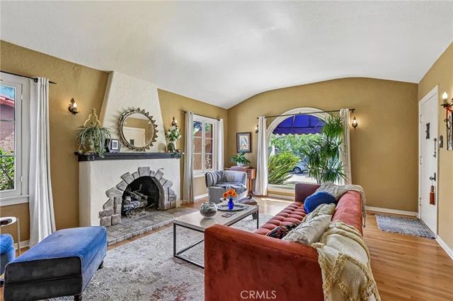 3721 Falcon Avenue, Long Beach, CA 90807