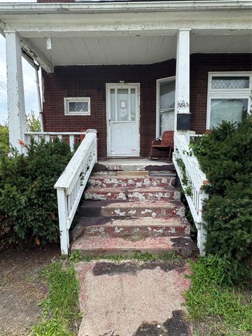 5843 Iroquois Street, Detroit, MI 48213