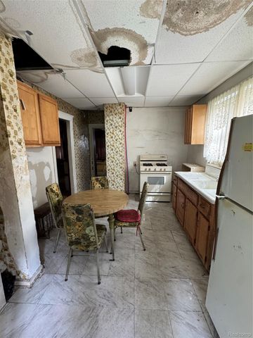 5843 Iroquois Street, Detroit, MI 48213