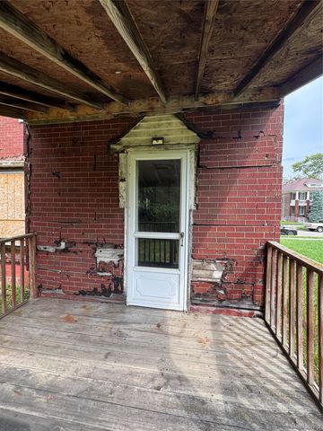 5843 Iroquois Street, Detroit, MI 48213