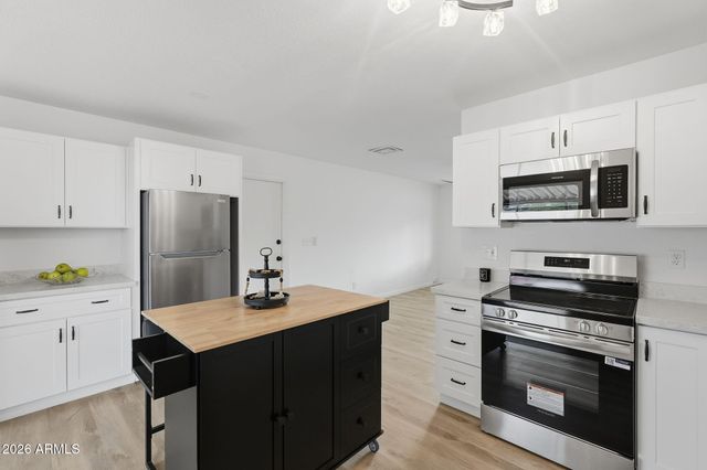 2134 E BECK Lane, Phoenix, AZ 85022